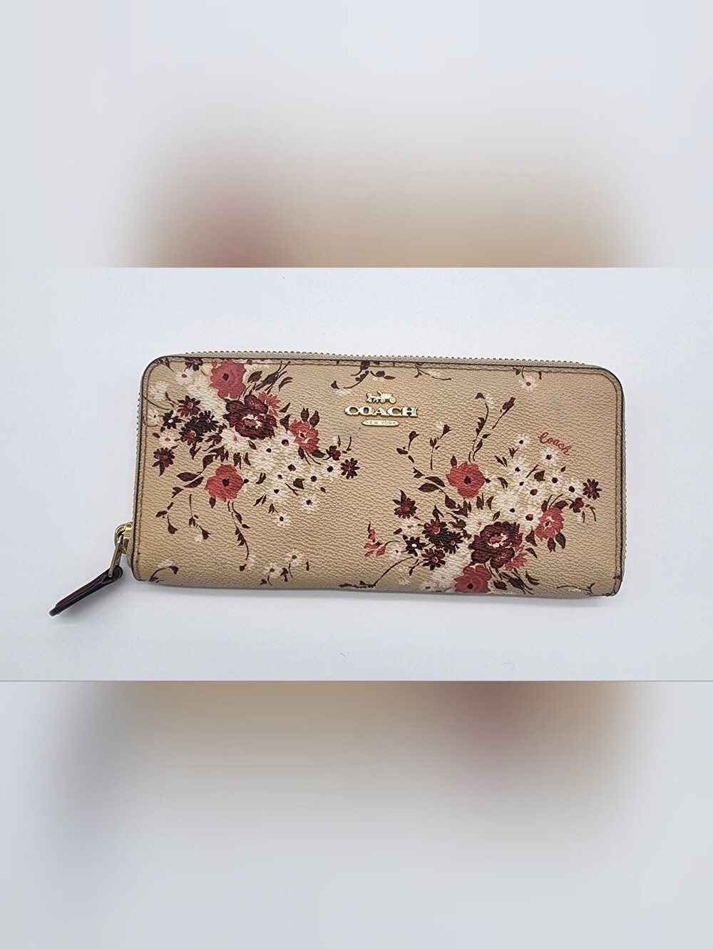 🌸 Coach Accordion Zip Wallet — Floral Print 🌸